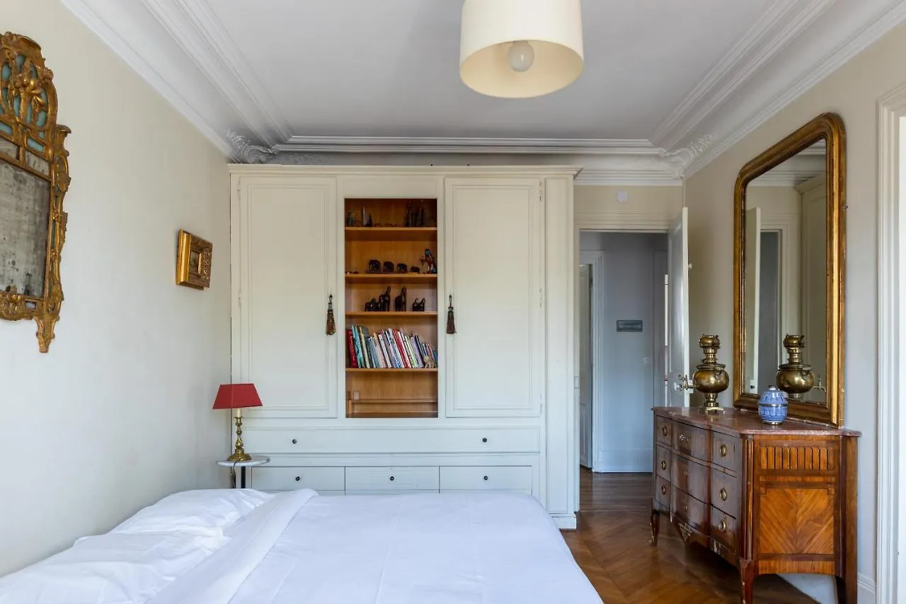 Veeve - Plumes In The Park Apartment Paris