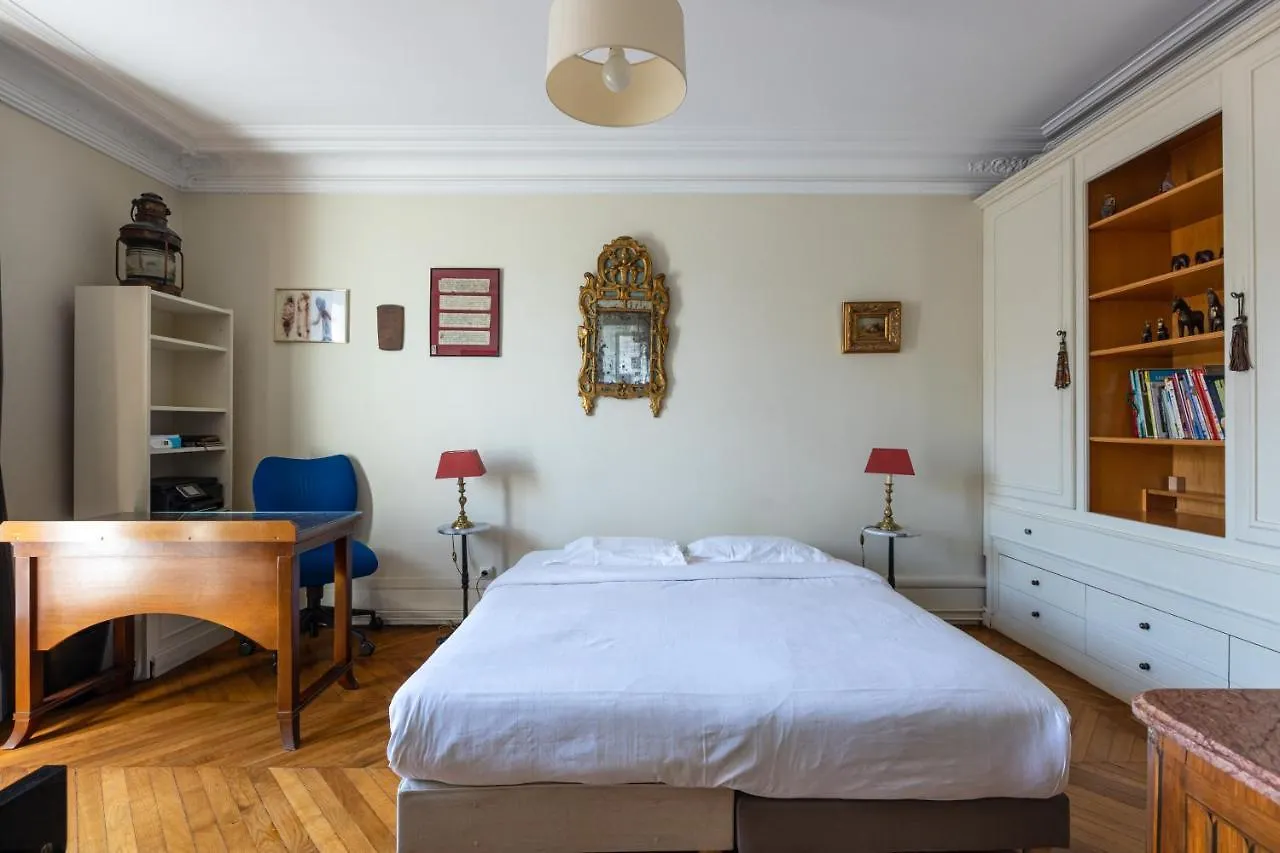 Veeve - Plumes In The Park Apartment Paris 0*,  France